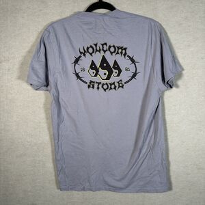 2023 Y2K VIBE VOLCOM STONE GRAPHIC T-SHIRT MEN’S MEDIUM LIGHT GREY BARBED WIRE